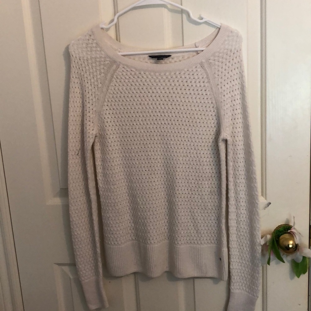 white american eagle sweater. size small